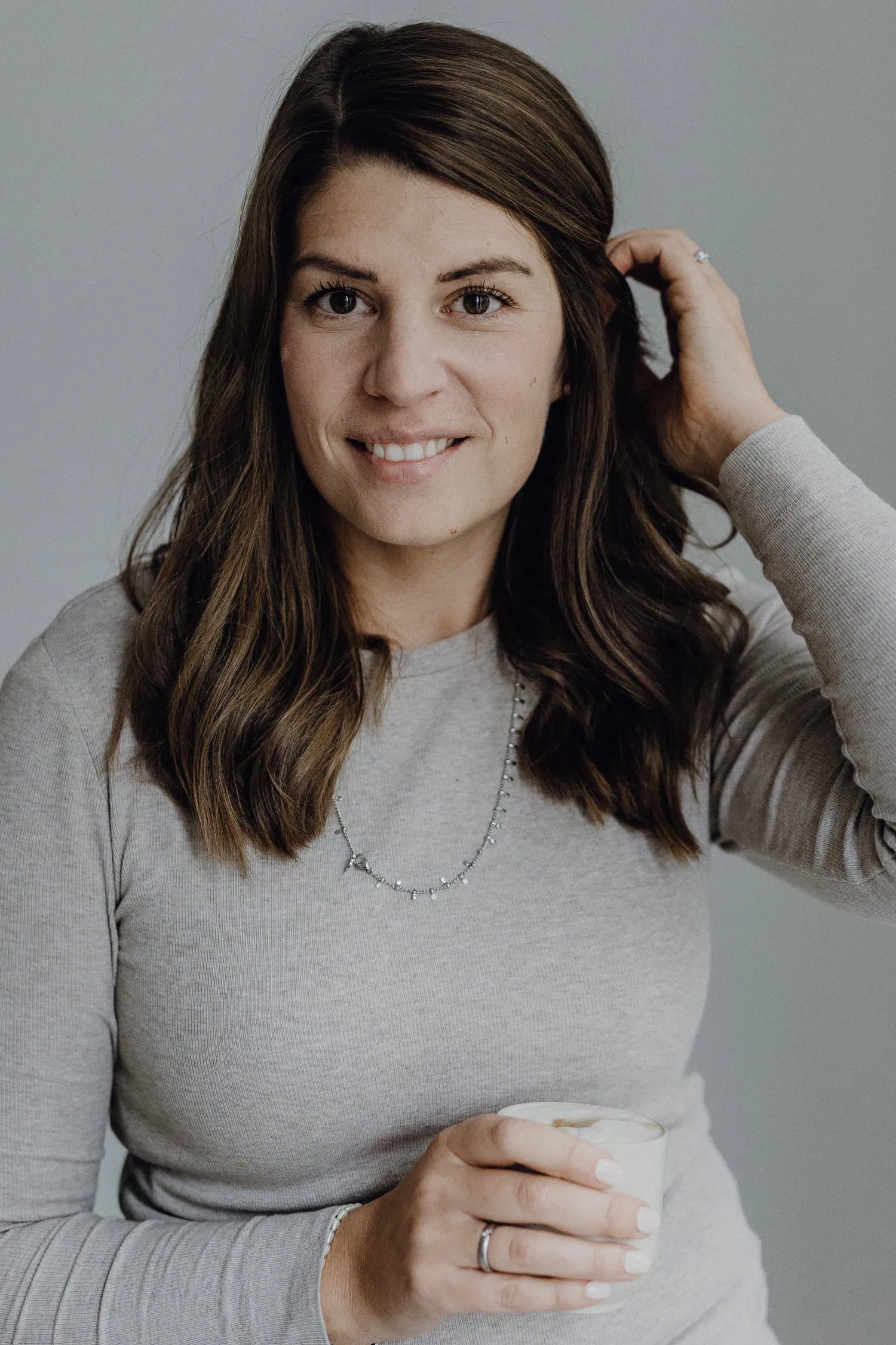 Familienfotos, Babybauchfotos, Familienshooting, Erinnerungen fürs Leben, Geschenk für Mama, Schwangerschaftsfotos, Frankfurt, Frankfurt am Main, Gutschein, Fotos Baby, Fotos Familie, Fotos Schwangerschaft, Erinnerungen, Familienerinnerungen, Fotografin, natürliche Familienfotos, natürliche Babyfotos, liebevolle Erinnerungen, Geschenk zur Geburt, Geschenk zur Babyparty, Babybauchshooting, Neugeborenenshooting, Babygalerie, Fotos Schwangerschaft, Erinnerungen schenken, persönliches Geschenk, emotionale Fotos, Fotos Babybauch, Kitafotos, Kitafotografie, Outoor Familienfotos, Schwangerschaftsfotos, liebevolle Erinnerungen, Familienfotoshooting, Babyfotos, Familienfilm, Kindergartenfotograf, natürliche Kindergartenfotografie, Frankfurt, Taunus, Mainz, Wiesbaden, Offenbach, Hanau, entspannte Fotos Neugeborene, Familienfilm, emotionaler Kurzfilm Familie