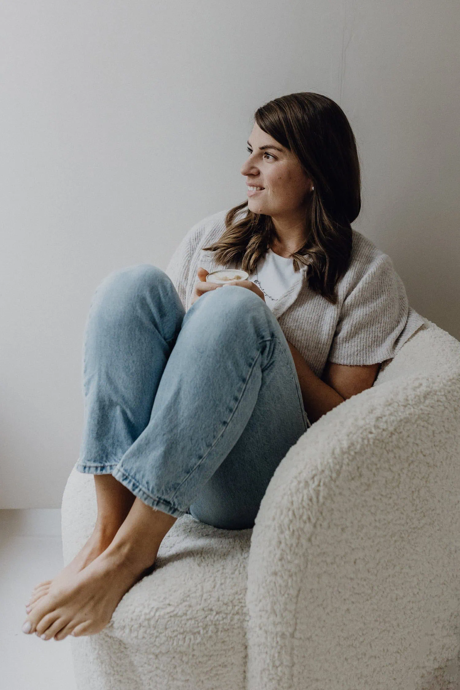 Familienfotos, Babybauchfotos, Familienshooting, Erinnerungen fürs Leben, Geschenk für Mama, Schwangerschaftsfotos, Frankfurt, Frankfurt am Main, Gutschein, Fotos Baby, Fotos Familie, Fotos Schwangerschaft, Erinnerungen, Familienerinnerungen, Fotografin, natürliche Familienfotos, natürliche Babyfotos, liebevolle Erinnerungen, Geschenk zur Geburt, Geschenk zur Babyparty, Babybauchshooting, Neugeborenenshooting, Babygalerie, Fotos Schwangerschaft, Erinnerungen schenken, persönliches Geschenk, emotionale Fotos, Fotos Babybauch, Kitafotos, Kitafotografie, Outoor Familienfotos, Schwangerschaftsfotos, liebevolle Erinnerungen, Familienfotoshooting, Babyfotos, Familienfilm, Kindergartenfotograf, natürliche Kindergartenfotografie, Frankfurt, Taunus, Mainz, Wiesbaden, Offenbach, Hanau, entspannte Fotos Neugeborene, Familienfilm, emotionaler Kurzfilm Familie